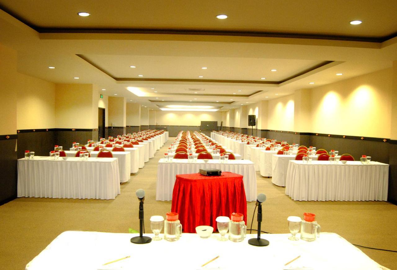 Aston Denpasar Hotel & Convention Exterior foto