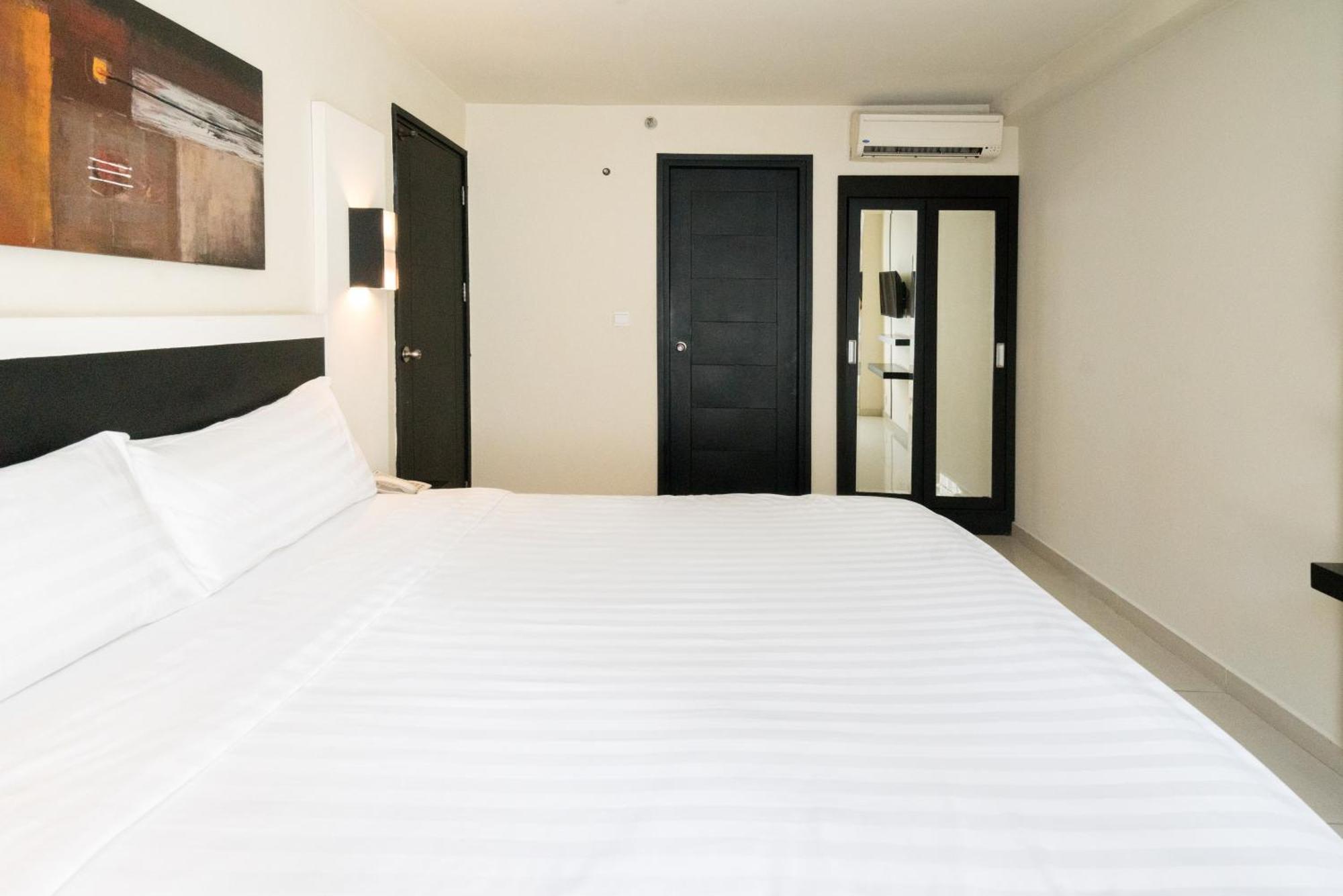 Aston Denpasar Hotel & Convention Exterior foto